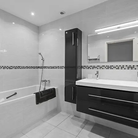 アパート Baieta - Appt Climatise Jacuzzi Vue マントン