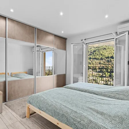 Baieta - Appt Climatise Jacuzzi Vue アパート