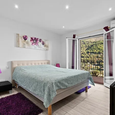 Baieta - Appt Climatise Jacuzzi Vue アパート *